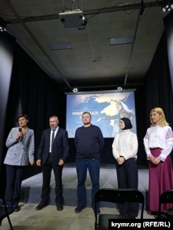 "Qırımnıñ canlı mirası. Ananeler" filminiñ müellifleri Qırım evinde taqdim merasiminde