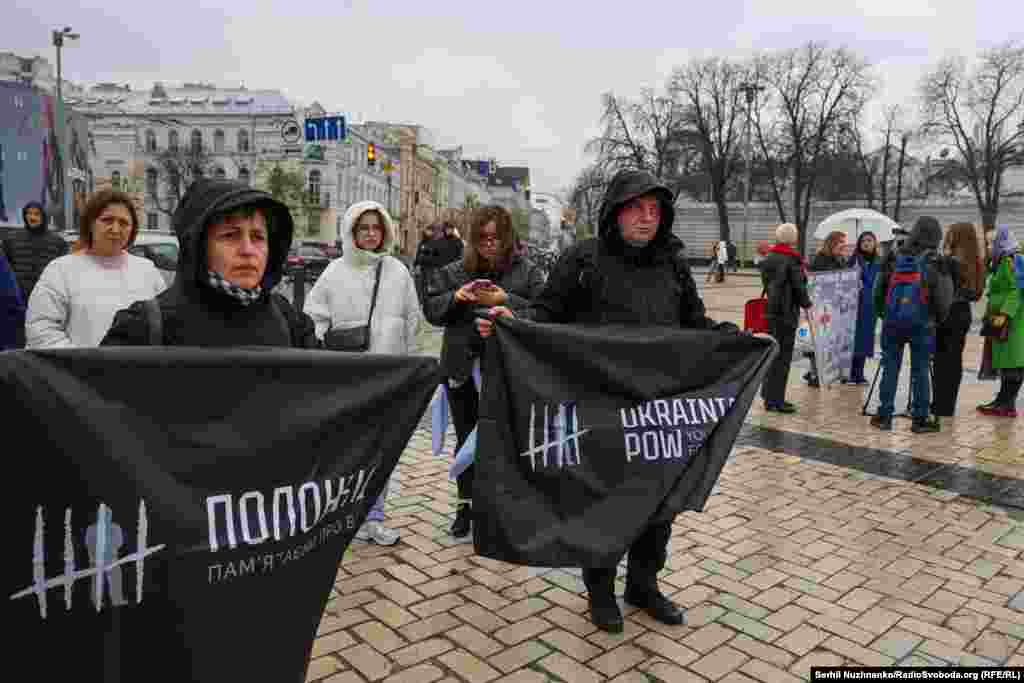 День ув’язненого письменника, або День порожніх стільців (Empty Chair Day) відзначається 15 листопада за ініціативою Міжнародного ПЕН. З 2018 року Український ПЕН спільно з Центром громадянських свобод організовує цього дня правозахисну акцію, щоб нагадати українцям і світу про письменників, митців і всіх українців, які не можуть бути цього дня з нами через російську агресію